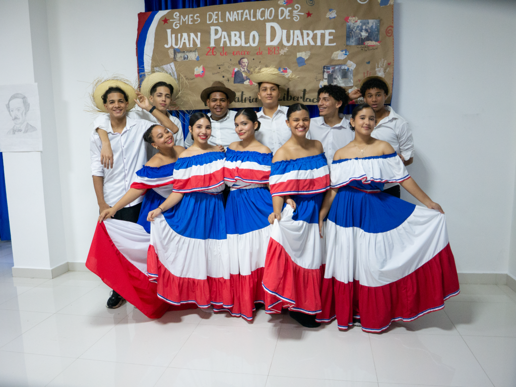 Celebración del Natalicio de Duarte en IADIS: Historia, Valores Patrios y Espíritu de Unidad